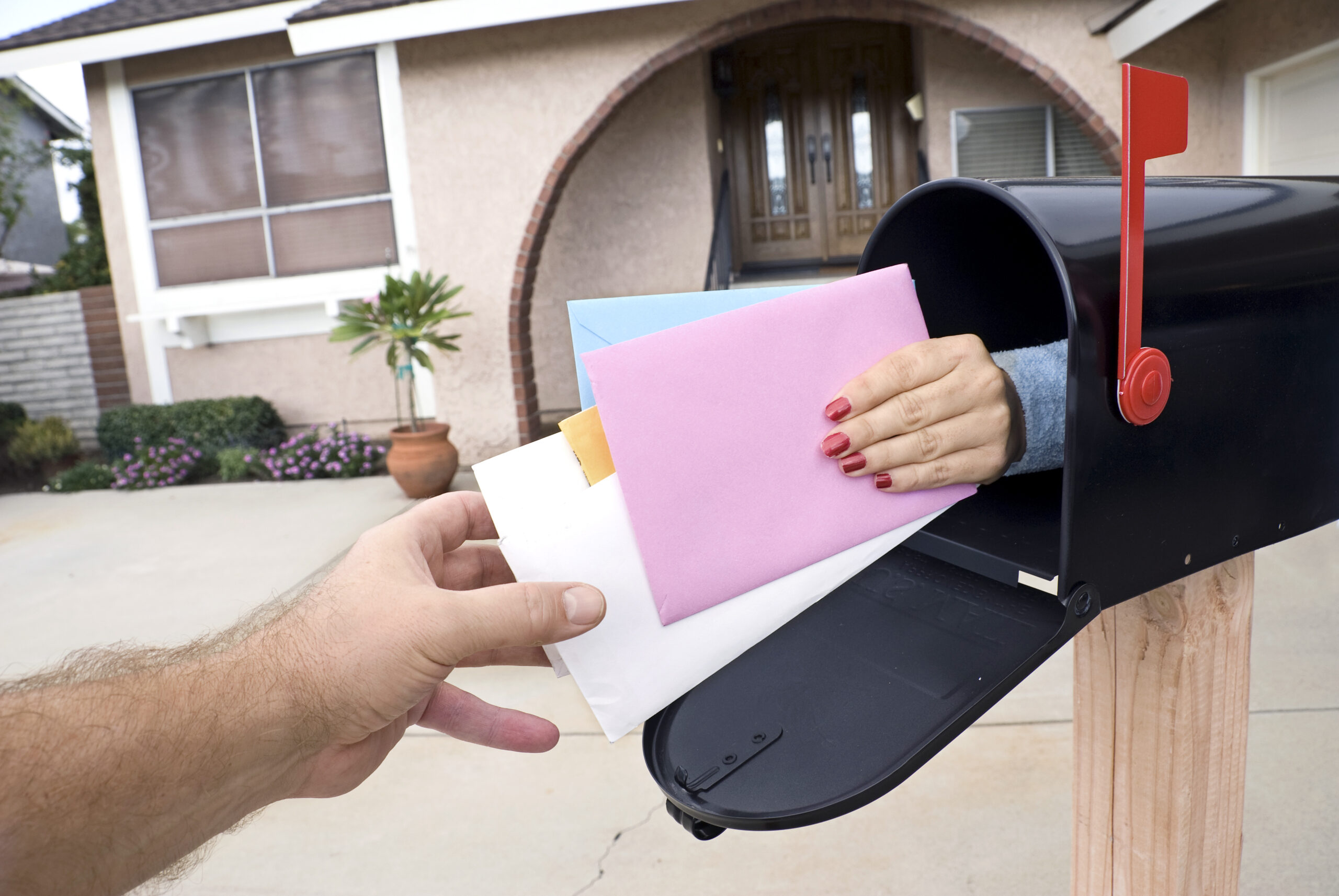 9 Tips for a Jolly Direct Mail Campaign This Holiday Season